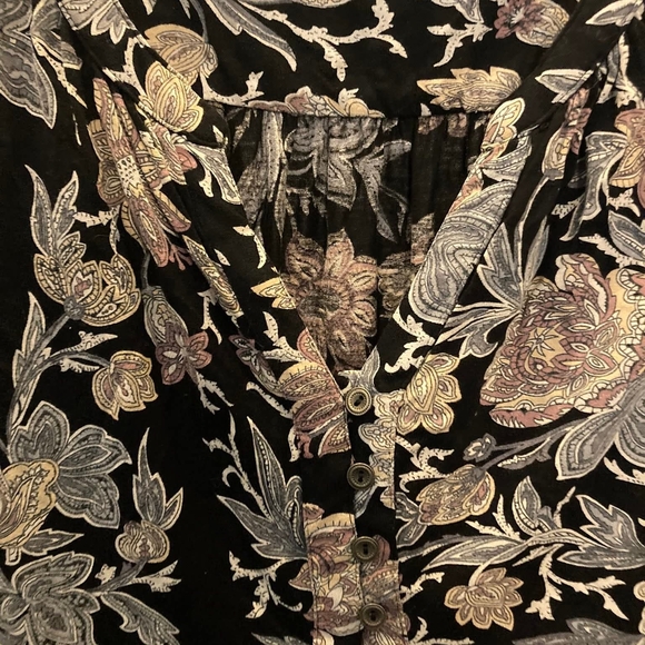 Floral Black and Cream Women's Top - Picture 3 of 4